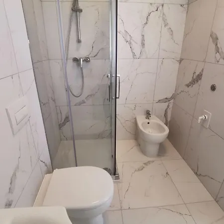 Modern Comfort In Centre 公寓 比比翁