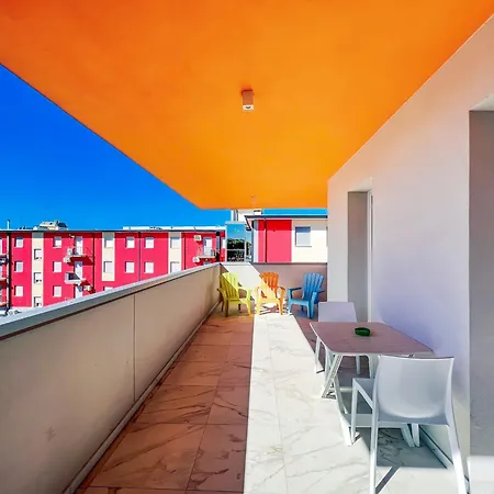 Modern Comfort In Centre